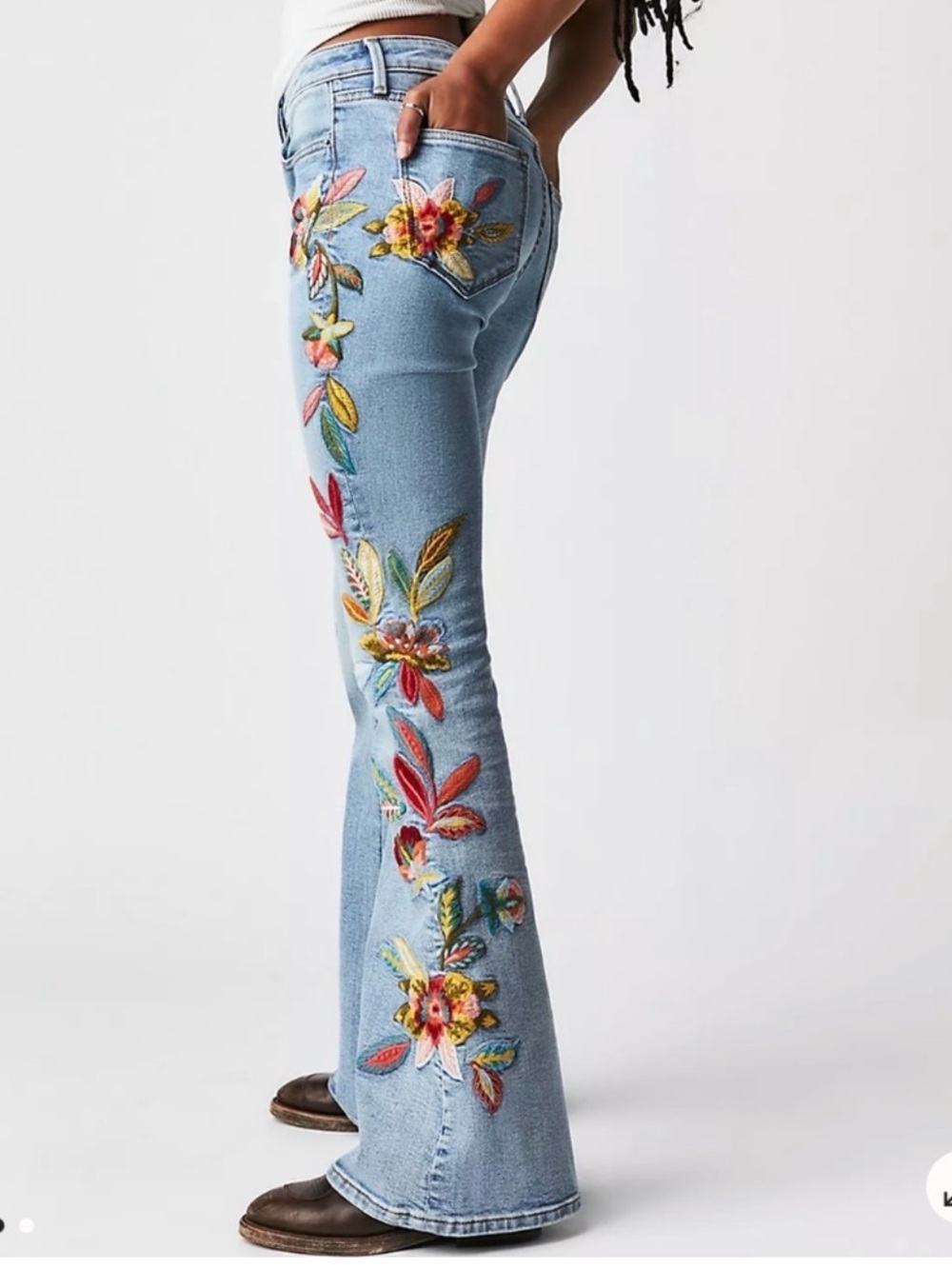 NWOT DRIFTWOOD Farrah Floral Embroidered Flare Jean 32